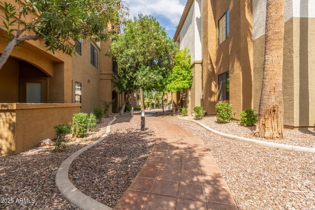 Building Photo - 5302 E Van Buren St