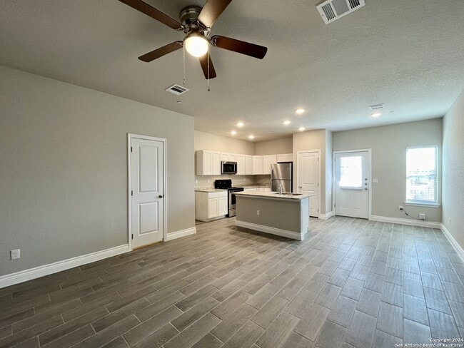 Building Photo - 7818 Savannah Brooks