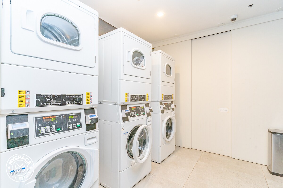 Building Photo - 290 Union Ave