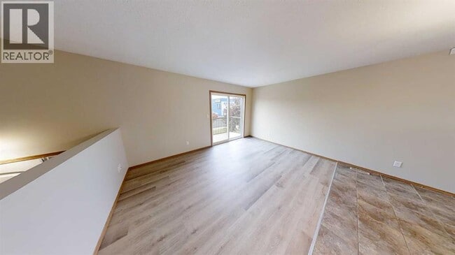 Building Photo - 9913 109 Ave