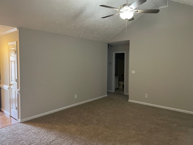 Foto del edificio - 4 Bedroom Ranch near Fort Bragg