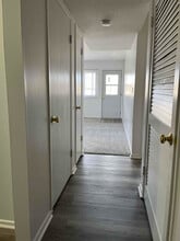 Building Photo - 2013 NW Hickory Ln