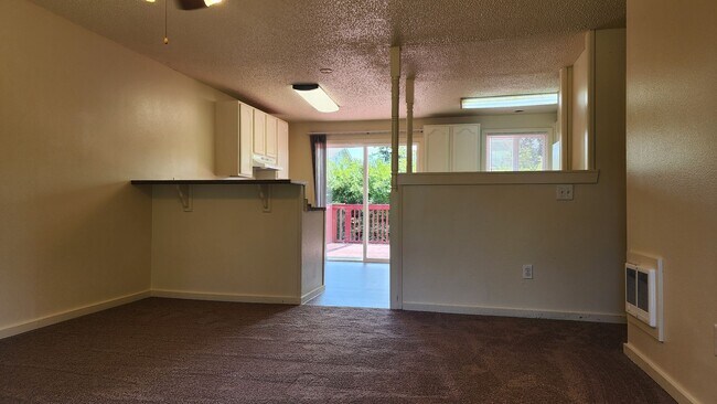 Building Photo - Steilacoom 4 Bedroom + Bonus Room!
