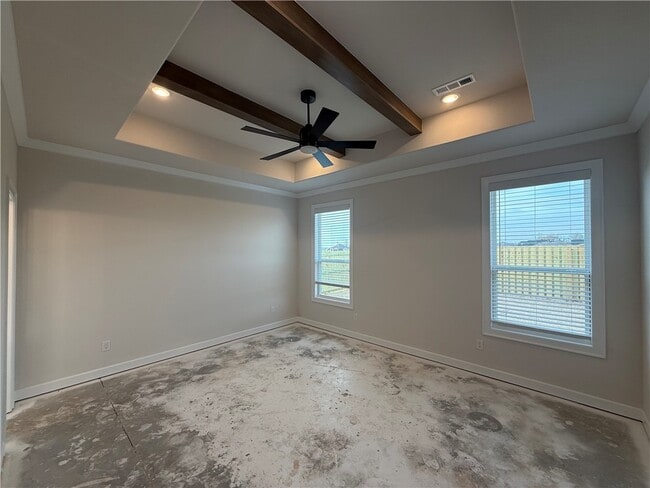 Building Photo - 1900 Bugg St