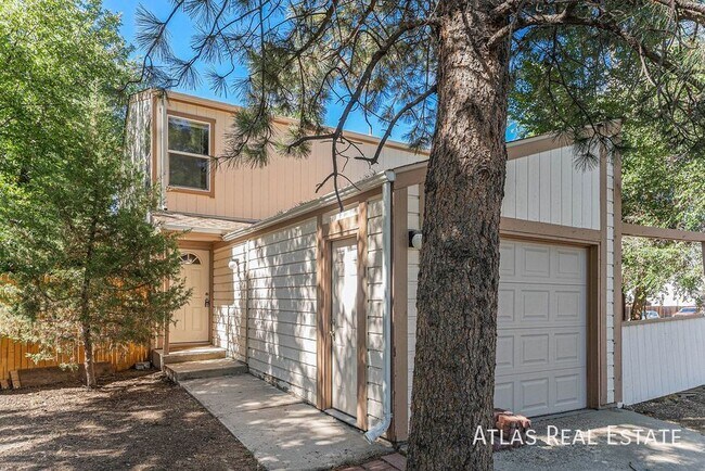 Building Photo - Spacious 3-Bedroom, 2-Bathroom Duplex with...