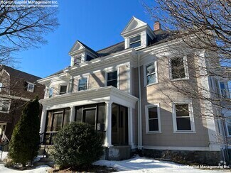 Building Photo - 731 Cambridge St