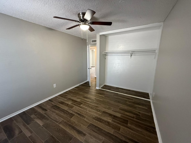 Foto del edificio - 3203 W Walnut Hill Ln