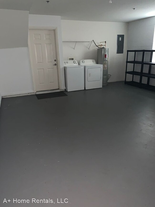 Building Photo - 3 br, 2 bath House - 1038 Waterside Dr