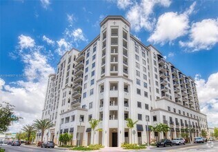 Building Photo - 301 Altara Ave