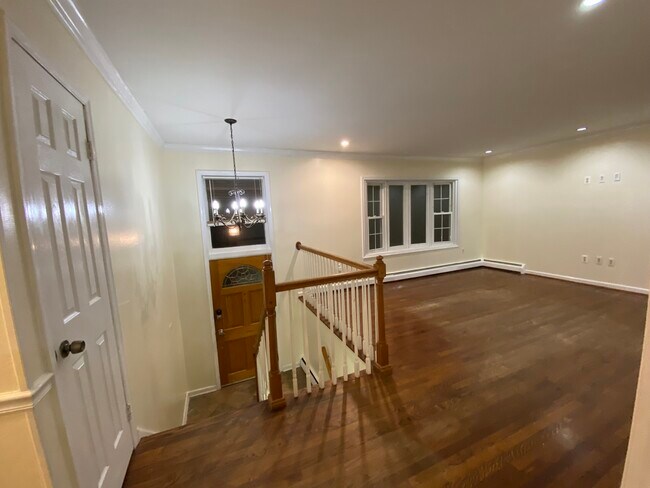 Building Photo - 13907 Grove Ct