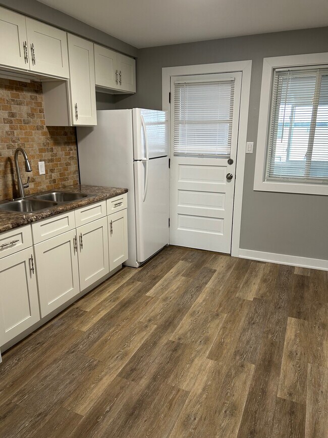 Foto del edificio - 9610 N Greenwood Ave