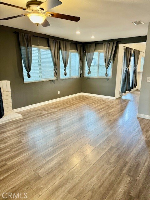 Foto del edificio - 11424 Benton St