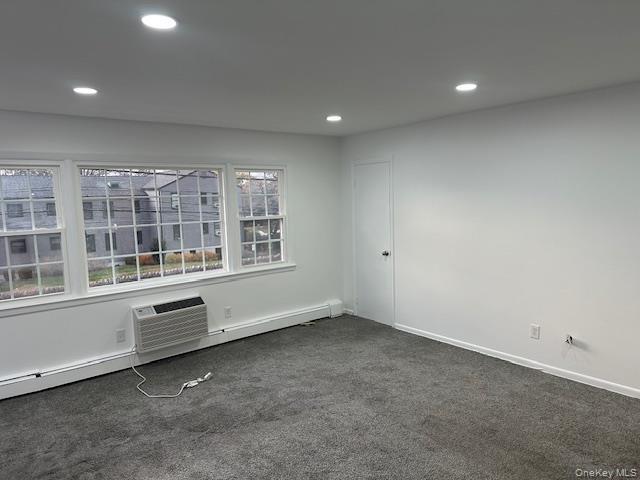 Foto del edificio - 240 S Broadway