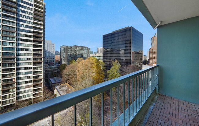 Foto del edificio - 111 SW Harrison St