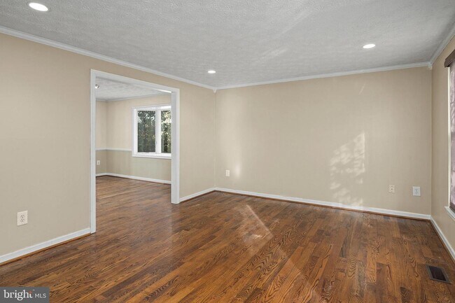 Building Photo - 5941 Iron Frame Way