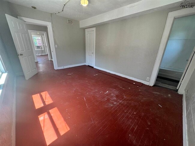Building Photo - 3006 Ave K