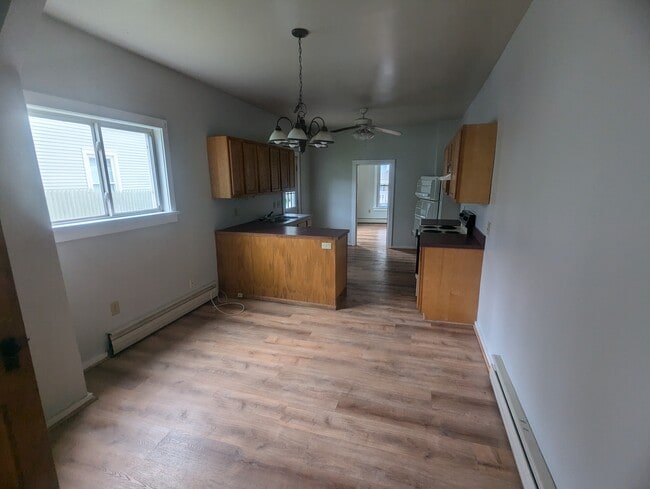 Building Photo - 210 Beech St
