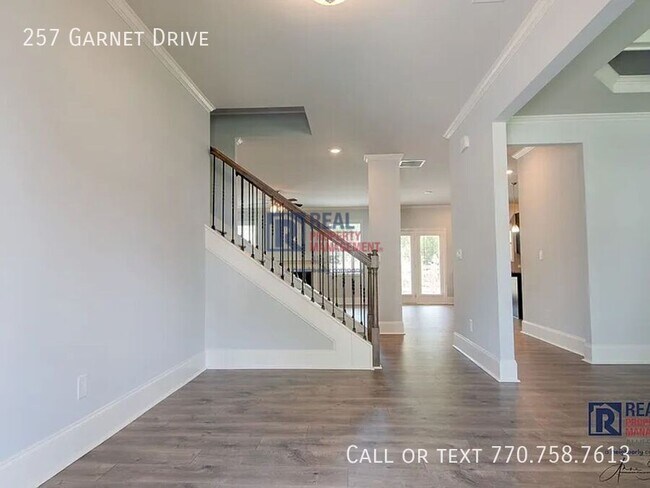 Building Photo - 257 Garnet Dr