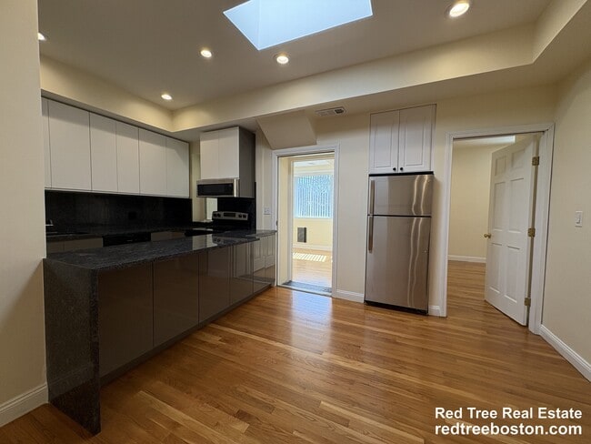 Building Photo - 1801 Beacon St