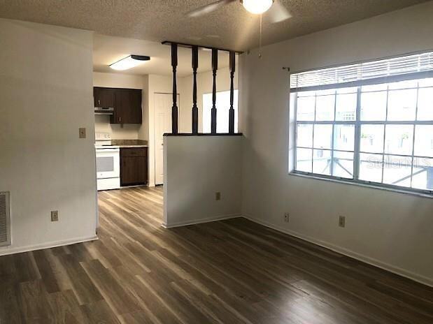Foto del edificio - 1175 W 16th St