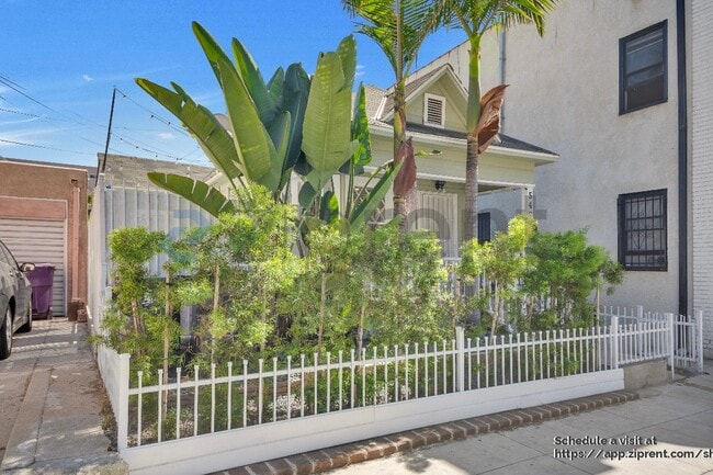 Foto del edificio - 542 Magnolia Ave