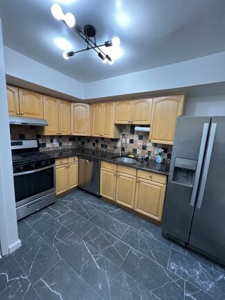 Building Photo - 1949 Kennedy Dr