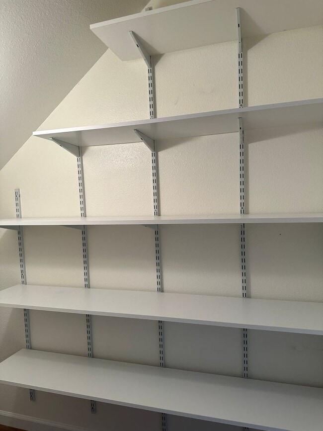 Building Photo - Fully Updated 3B/ 1BA Duplex| Washer and Dryer in unit| Huge fully fenced backyard w/ shed, garde...
