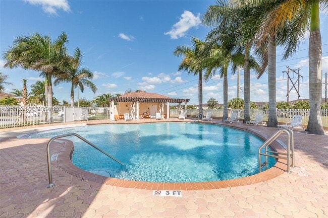 Foto del edificio - 7488 NW 181st St