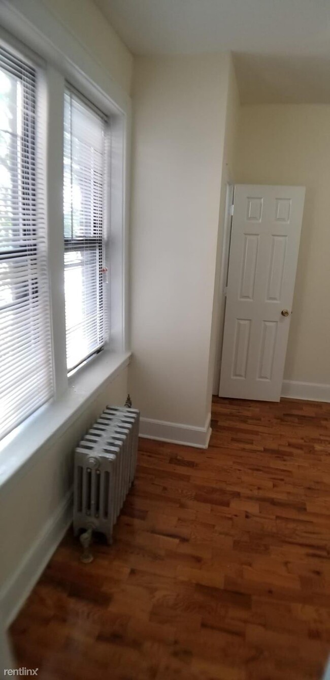 Foto del edificio - 1 br, 1 bath  - 148 S Munn Ave