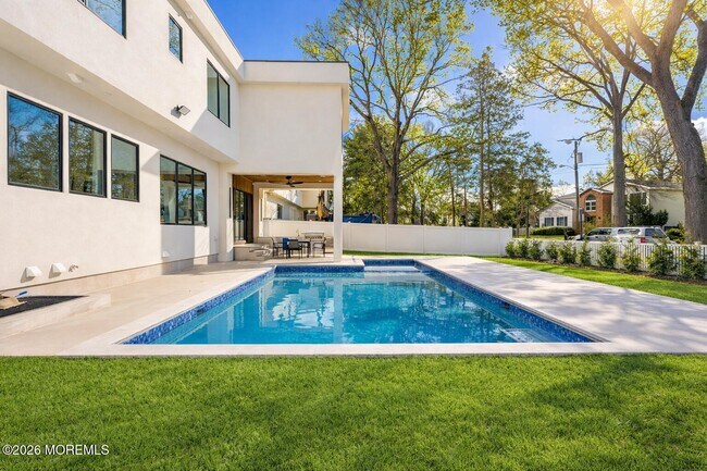 Foto del edificio - 150 Ampere Ave