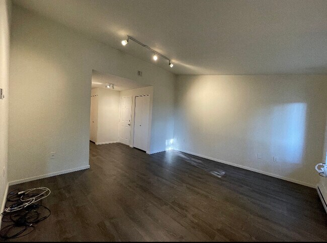 Foto del edificio - 4615 Grandview Dr W