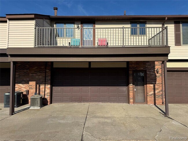 Building Photo - 2346 London Bridge Dr