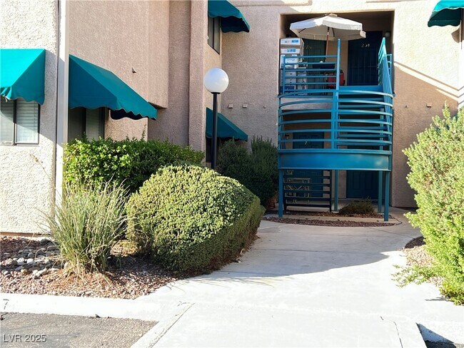 Foto del edificio - 2180 Pinetop Ln