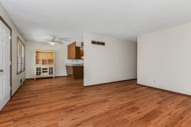 Foto del edificio - 4421 Sterling Ave