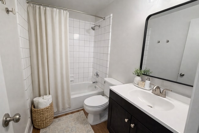 Building Photo - 129 Talbot Ave