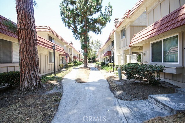 Foto del edificio - 12883 Newhope St