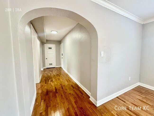 Foto del edificio - 1114 W 45th St