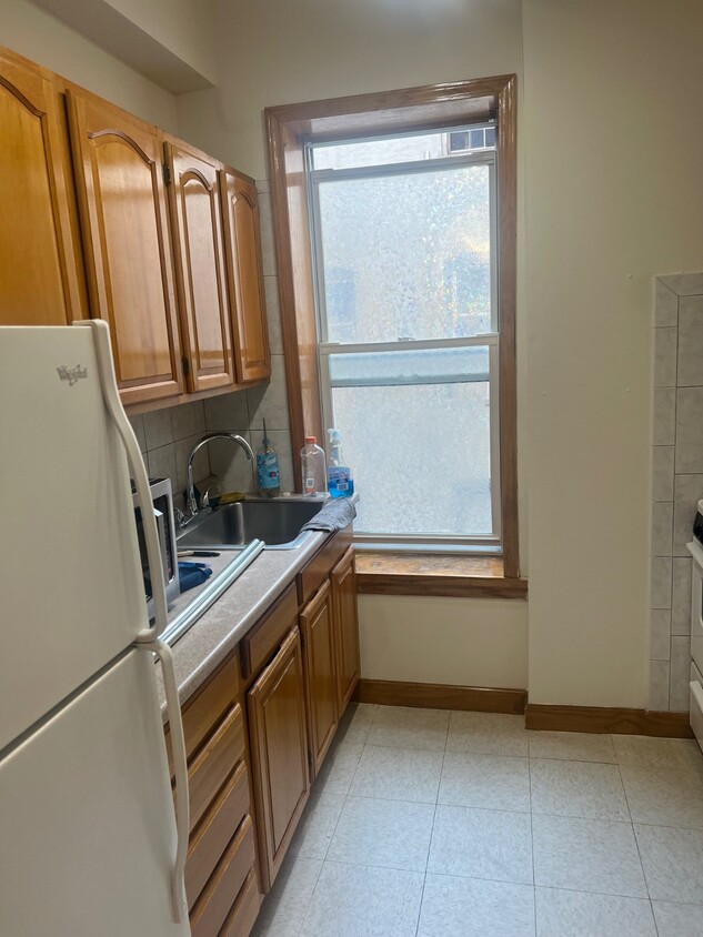 Primary Photo - 25-69-69 44th St