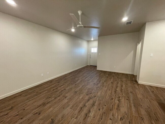 Foto del edificio - Luxury Two Bedroom Townhome in Abbey Glen ...