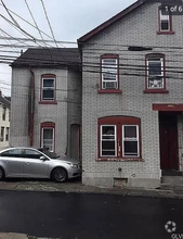 Building Photo - 218 N Fountain St