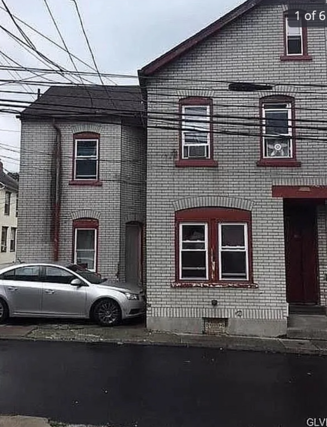 Primary Photo - 218 N Fountain St