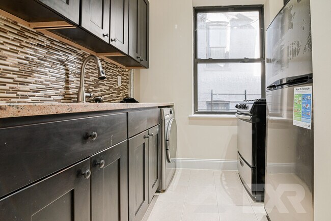 Foto del edificio - 433 Rogers Ave