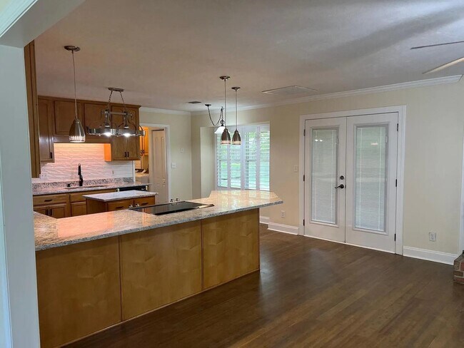 Building Photo - 4040 Roscrea Dr