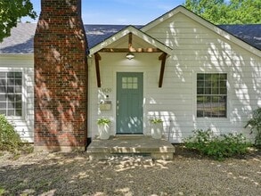 Building Photo - 1429 El Campo Dr
