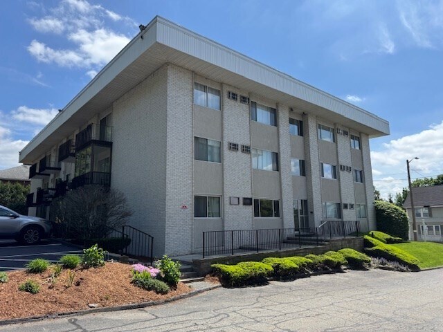 Foto principal - 250 Nesmith St