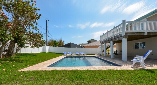 Foto del edificio - 4717S - Gorgeous 4 Bedroom Pool Home