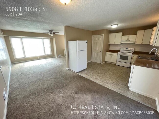 Foto del edificio - 5908 E 103rd St