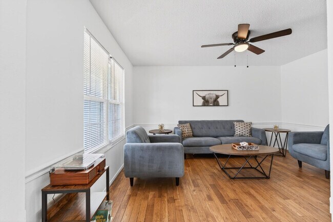 Building Photo - 646 Fox Plains Dr