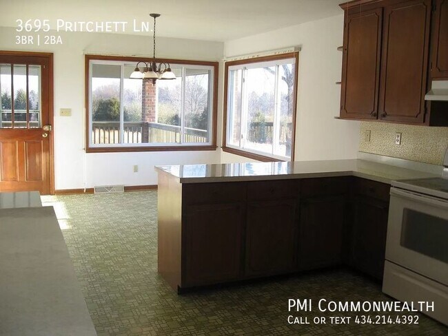 Foto del edificio - 3695 Pritchett Ln