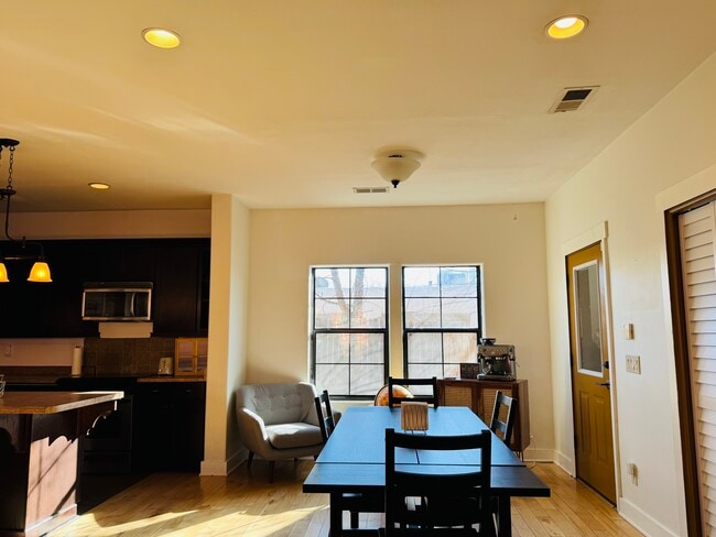 Foto del edificio - 412 Grove St SE